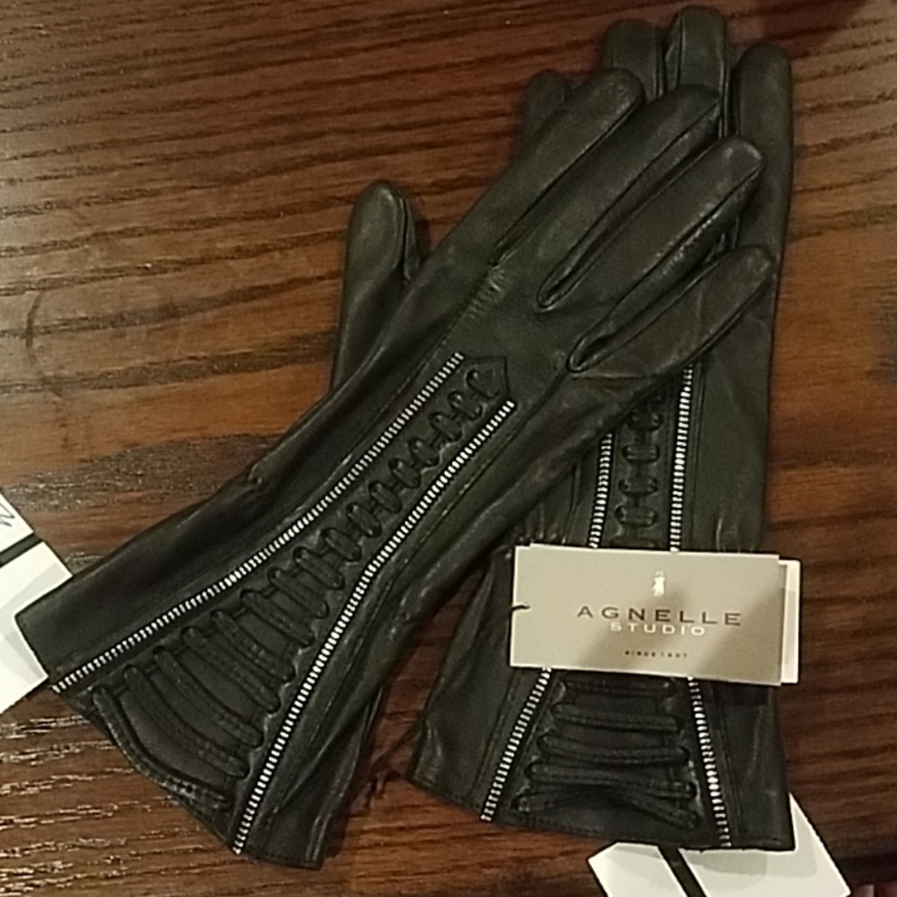 Black Agnelle Studio Lambskin Gloves (with tags)